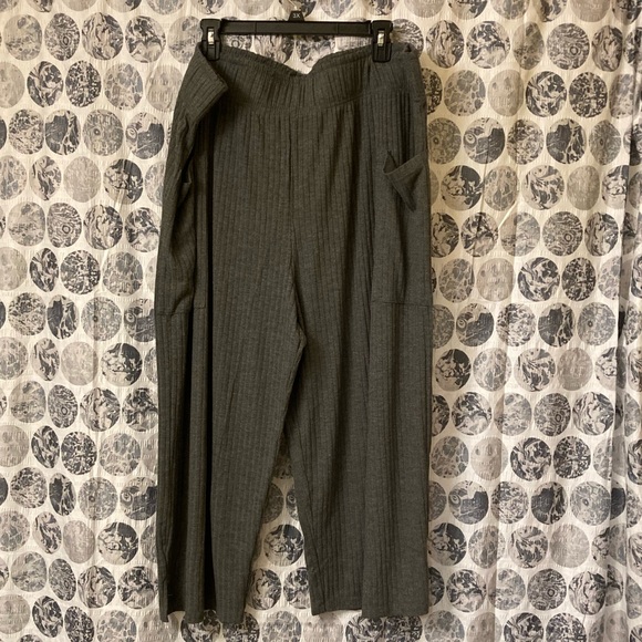 Plus Size Capris - Picture 2 of 8